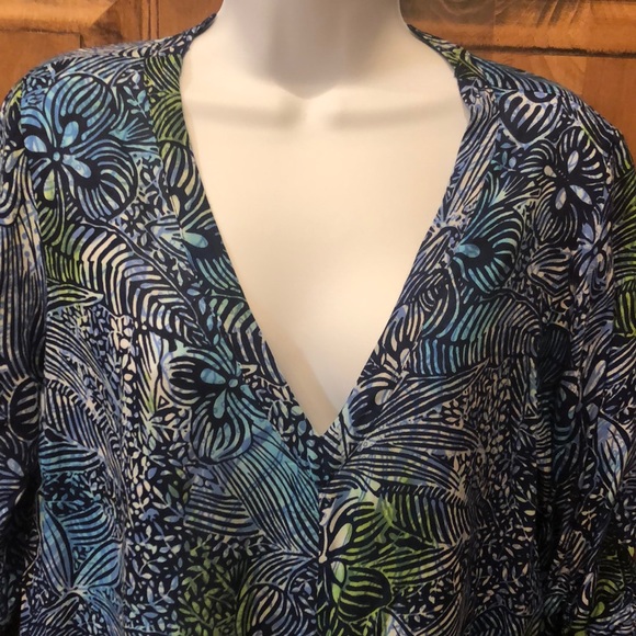 Blue ginger Tops - Blue Ginger v neck blouse - size M